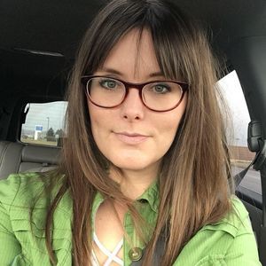 Meet your Posher, Alicia